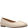 CLARKS WOMENS SHOE - CREAM LEATHER